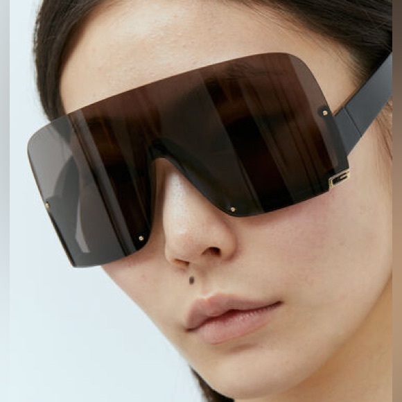 NEW GUCCI GG1637S 003 OVERSIZED BLACK MASK WOMEN SUNGLASSES GUCCI - Picture 1 of 14